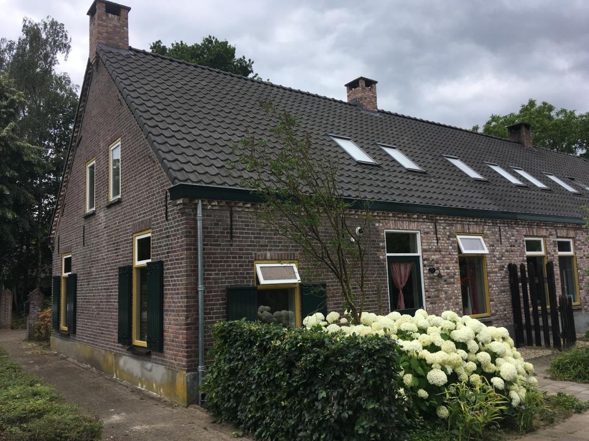 Vakantiehuis In Het Voorhuis Dommelen Bagian luar foto